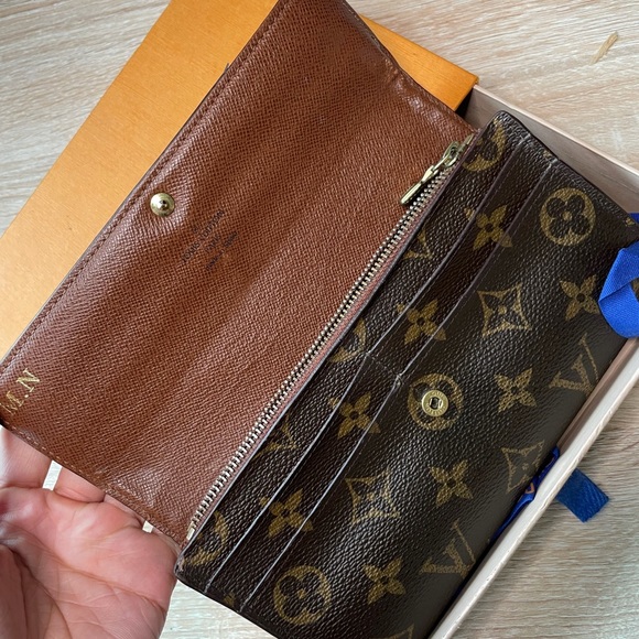 ⚠️⚠️SOLD⚠️⚠️LV Sarah Wallet (Authenticated by Mercari) - Picture 2 of 6